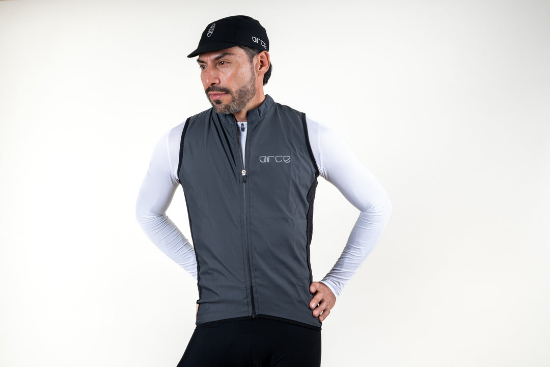 CHALECO GRIS VIENTO CERO - HOMBRE